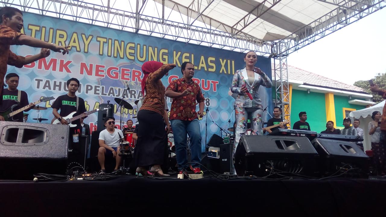 Zaskia Gotik di Perpisahan SMKN 1 Garut