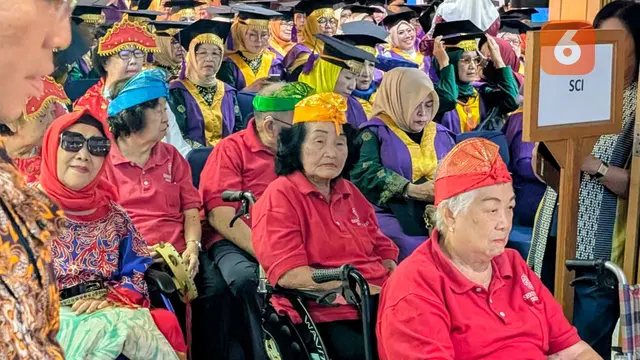 Wisuda Sekolah Lansia