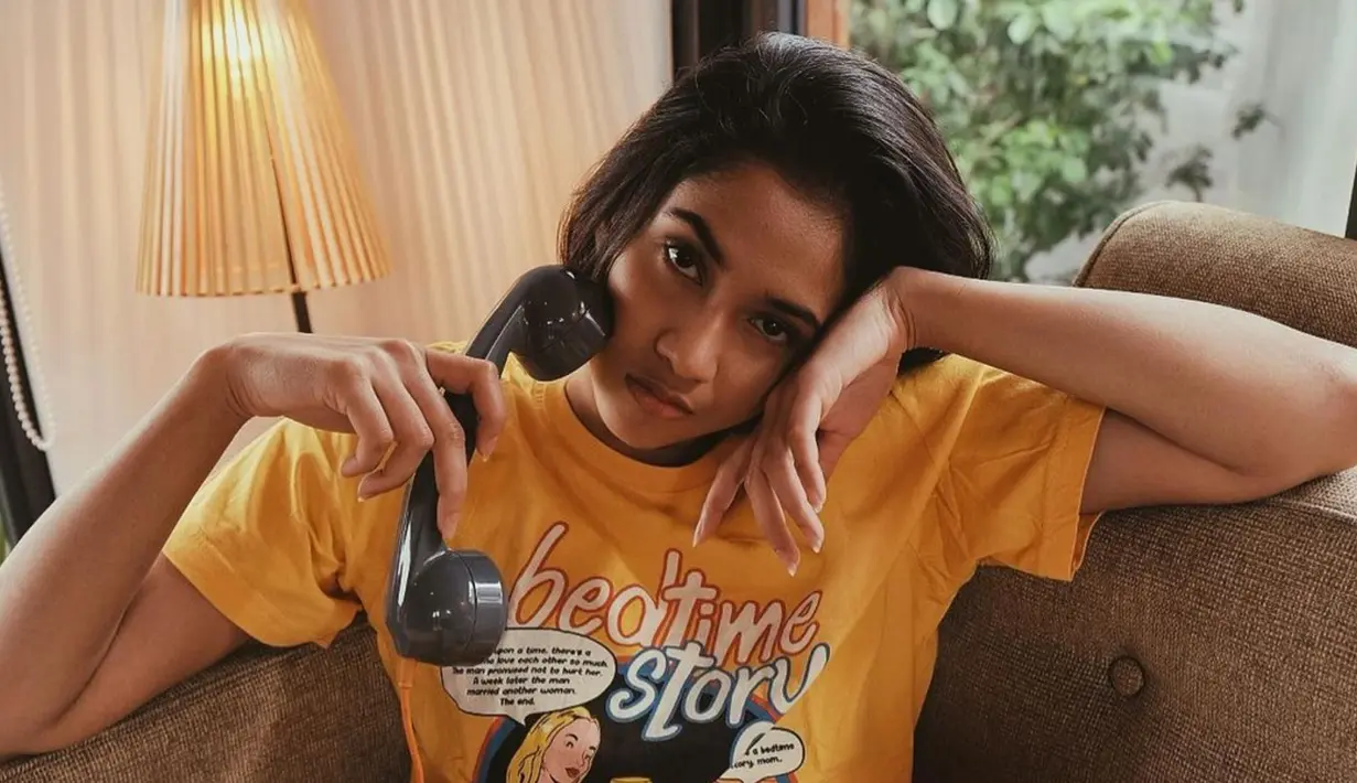 Biasa menjadi seorang atlet, Aghniny juga dikenal dengan gaya tomboinya. Kini, wanita kelahiran 8 Maret 1997 ini selalu tampil  tomboi dengan rambut pendeknya. (Liputan6.com/IG/aghninyhaque)