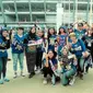 Bobotoh Persib Viking Girl saat berada di Stadion GBK, Jakarta