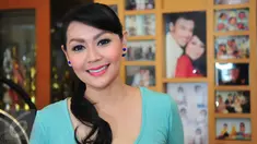 Tessa Kaunang tampil cantik saat ditemui dikawasan Duren Tiga, Jakarta, Selasa (24/11/2015). (Liputan6.com/Faisal R Syam)
