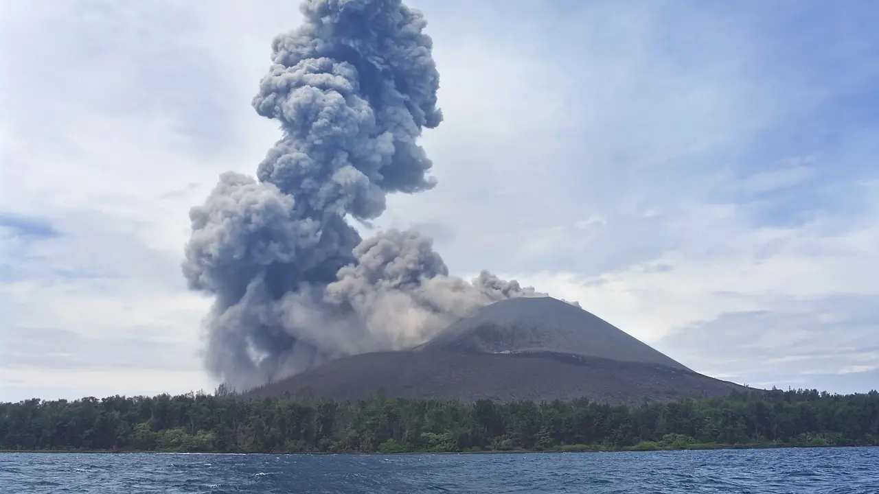 Perbedaan Abu Vulkanik dan Debu Biasa: Ciri Fisik, Bahaya, dan Cara Mengenalinya