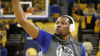 Forward Golden State Warriors, Kevin Durant, masih diragukan tampil pada gim ketiga babak pertama playoff NBA 2017 Wilayah Barat di kandang Portland Trail Blazers, Moda Center, Minggu (23/4/2017) WIB. (Bola.com/Twitter/NBCSWarriors)