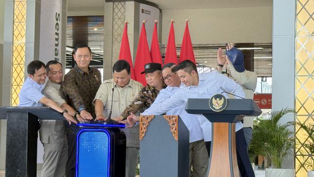 Presiden Prabowo Subianto meresmikan Stasiun Tanah Abang baru usai direvitalisasi
