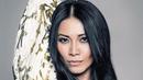 Ibu satu anak ini juga sering menjadi model majalah. Masih menerapkan makeup tebal di area mata, Anggun tampak lihai berpose di depan kamera. (Liputan6.com/IG/@anggun_cipta)