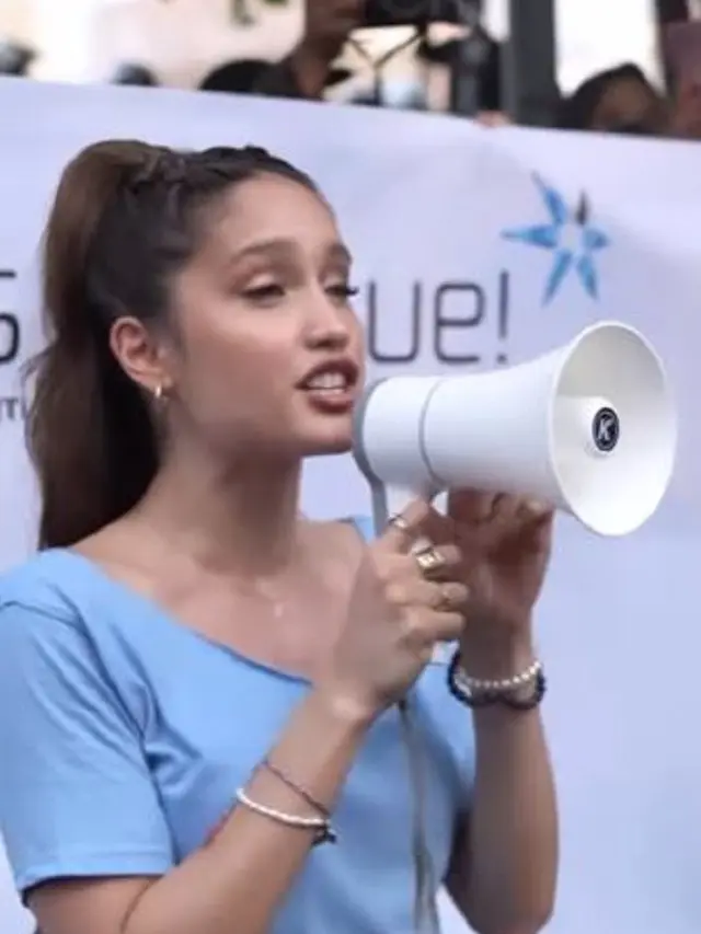 Cinta Laura, mengajak masyarakat untuk menjaga lingkungan sekitar. Ia tak melarang adanya Citayem Fashion Week namun harus tetap bersih. (Foto: Instagram/@claurakeihl)