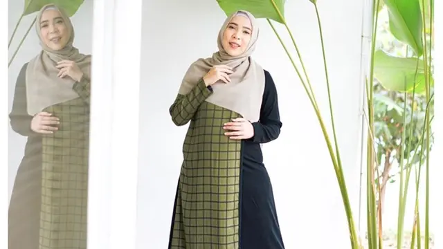 6 Potret Fitri Tropica Pamer Baby Bump, Cantik dan Memesona