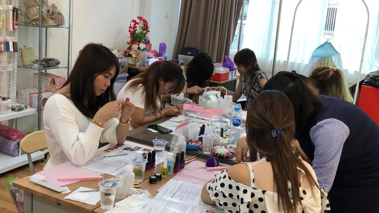 Nail Art House Gelar Mystery Box Nail Competition 2020