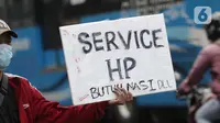 Pilu Tukang Service HP Drive Thru, Mengais Rezeki di Pinggir Jalan Akibat Mal Tutup