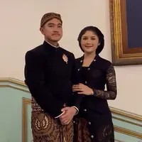 Erina Gudono tampil anggun saat peringatan 1 Suro (Instagram/erinagudono)