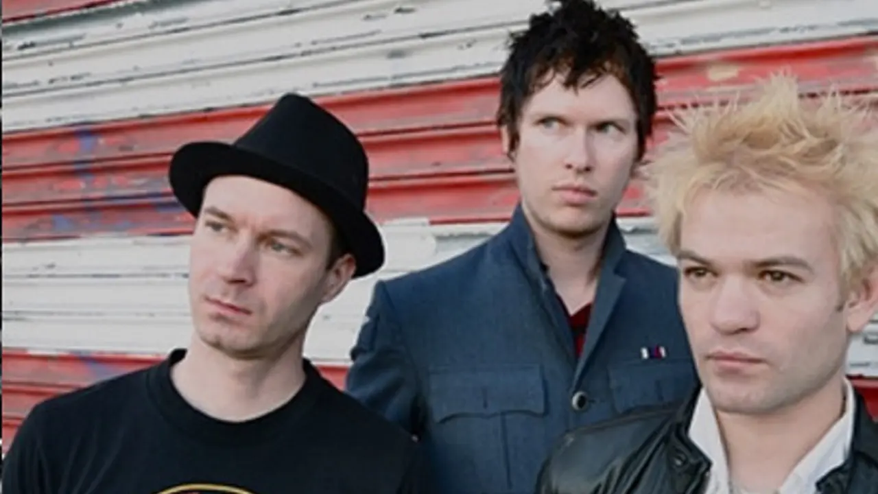 Vokalis Sempat Sekarat, Sum 41 Kembali Beraksi
