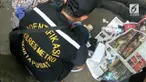 Seorang pengemis ditemukan tewas di pinggir Jalan Cut Mutia, Menteng, Jakarta Pusat, Kamis siang. Polisi temukan uang 7 juta rupiah dari saku celana korban.