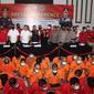 Para pelaku curanmor digelandang di Mapolrestabes Surabaya. (Dian Kurniawan/Liputan6.com)