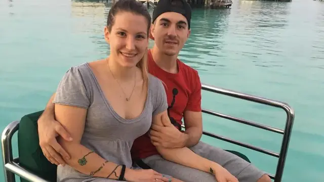 Maverick Vinales (kanan) dan Kiara Fontanesi.