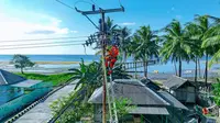 PT PLN (Persero) lewat Penyertaan Modal Negara (PMN) meningkatkan layanan listrik dari 12 jam menjadi 24 jam bagi masyarakat Desa Sebotok di Provinsi Nusa Tenggara Barat (NTB). (Foto: PLN)