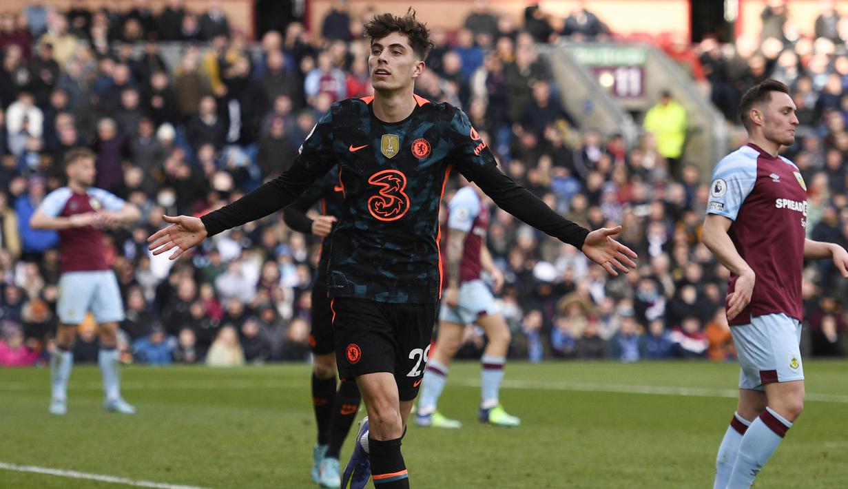 4-0. Kemenangan empat gol tanpa balas Chelsea lainnya terjadi di pekan ke-28 Liga Inggris 2021/2022, 5 Maret 2022. Chelsea berhasil mengalahkan tuan rumah Burnley lewat dua gol Kai Havertz dan masing-masing sebuah gol dari Reece James dan Christian Pulisic. (AFP/Oli Scarff)