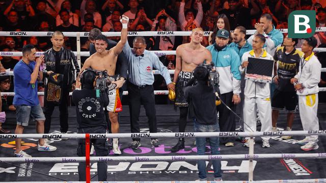 Foto: Aksi Heroik Fadly Faisal Saat Menaklukkan Youtuber Malaysia di  Byon Combat Showbiz Vol 4