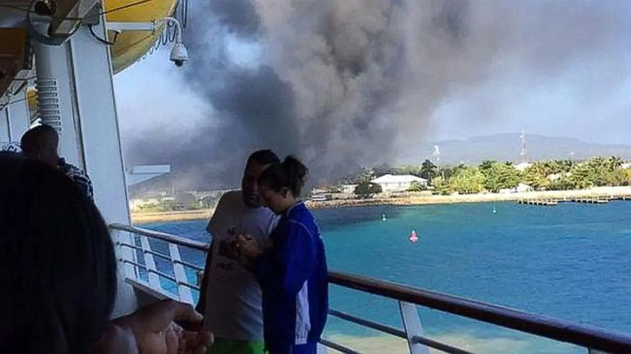 Kapal Pesiar di Jamaika Diamuk 'Jago Merah', 1 Awak Terbakar