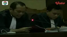 Mantan Menteri Kesehatan Siti Fadilah dituntut 6 tahun penjara terkait kasus pengadaan alat di Departemen Kesehatan.