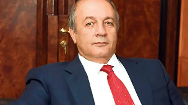 3-miliarder-ozilhan-140107c.jpg
