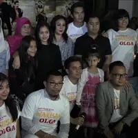 Ternyata pemutaran perdana film ‘Warisan Olga’ menjadi penawar rindu untuk keluarga dan kerabat dekat Olga Syahputra. Gelak tawa dan isak tangis para penonton menjadi iringan selama film ini di putar.