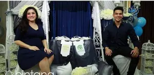 Dhena Devanka melahirkan anak ketiganya ini secara caesar lagi. Jonathan Frizzy pun menjelaskan kenapa istrinya kembali melahirkan secara caesar.