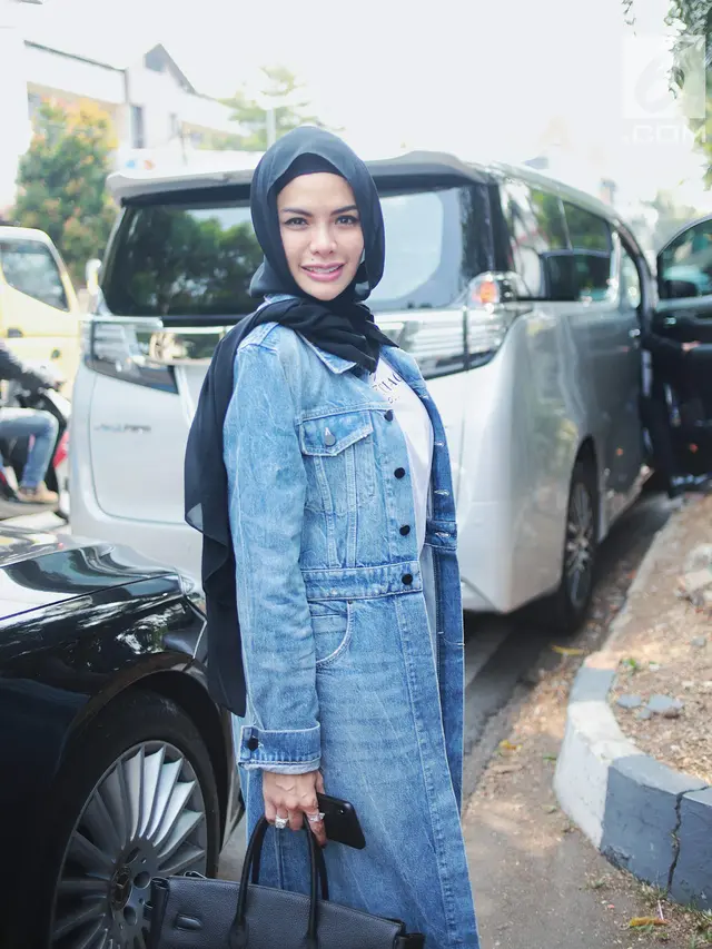 Nikita Mirzani Diperiksa Polres Jaksel Terkait Penggelapan Barang Milik Dipo Latief