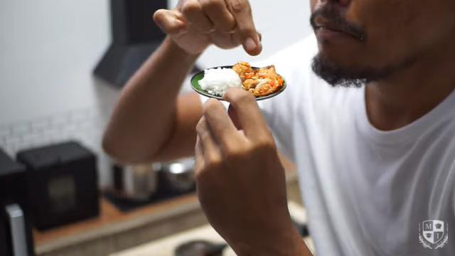 Koki Ini Bikin Ayam Geprek Cuma Rp 2 Ribu, 7 Cara Masaknya Bikin Melongo