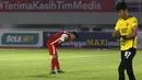 Sayangnya, kecemerlangan Hilman Syah tak dibarengi dengan algojo penalti PSM Makassar. Beberapa pemain senior PSM, di antaranya Zulkifli Syukur dan Zulham Zamrun, gagal menuntaskan tugas mereka. (Foto: Bola.com/Ikhwan Yanuar)