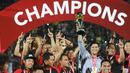 Para pemain Persik Kediri merayakan gelar juara Liga 2 2019 setelah mengalahkan Persita Tangerang pada laga final di Stadion Kapten I Wayan Dipta, Bali, Senin (25/11), Persik menang 3-2 atas Persita. (Bola.com/Gatot Susetyo)