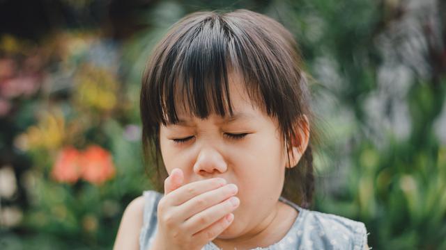 8 Cara Mengatasi Batuk pada Anak dengan Bahan Alami, Efektif dan Tanpa Efek Samping