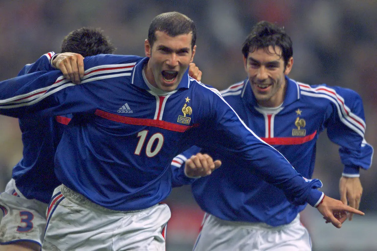 Foto Piala Eropa: Profil Legenda Zinedine Zidane, Seniman Sepak Bola dari Prancis.