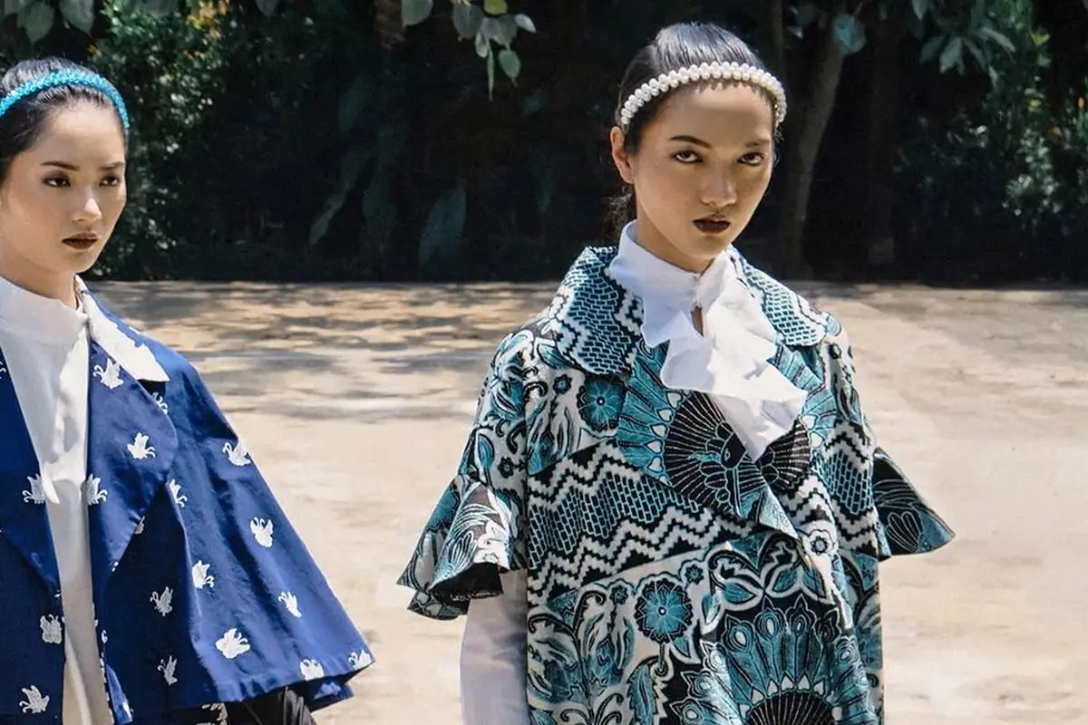 Iwan Tirta Private Collection X Dee Lestari