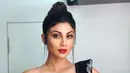 Shilpa Shetty merupakan salah satu artis Bollywood yang punya wajah cantik menawan. Meskipun usianya sudah 42 tahun, akan tetapi ia tetap terlihat memesona. (Foto: instagram.com/theshilpashetty)
