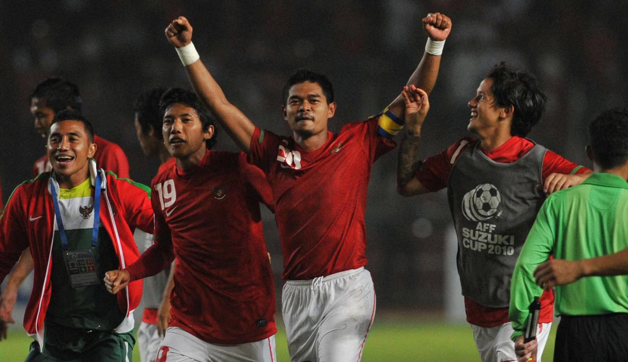 Top skor Timnas Indonesia saat menghadapi Thailand diduduki oleh 3 orang. Mereka adalah Aji Santoso, Gendut Doni dan Bambang Pamungkas yang masing-masing mencetak 2 gol. (AFP/Bay Ismoyo)