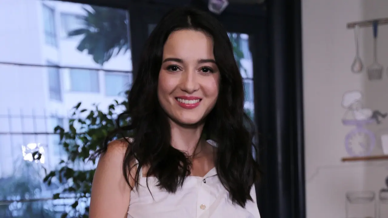 [Fimela] Julie Estelle