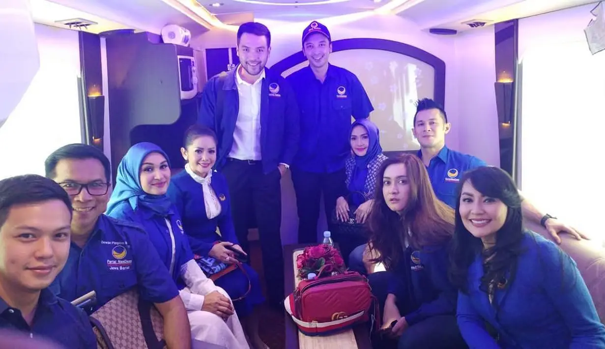 18 Artis Cantik Terjun Politik