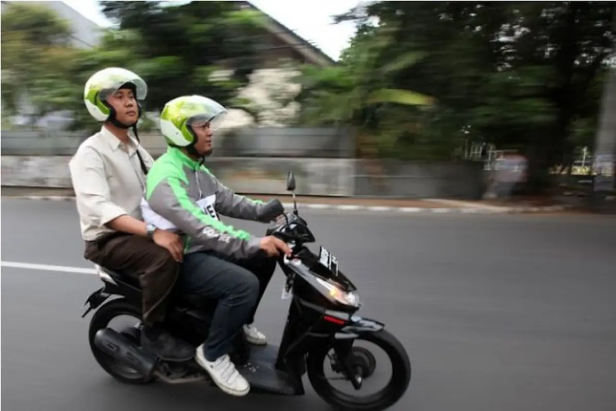 Viral! Ini Kisah Tukang Ojek Jadi Kurir Putusnya Sepasang Kekasih