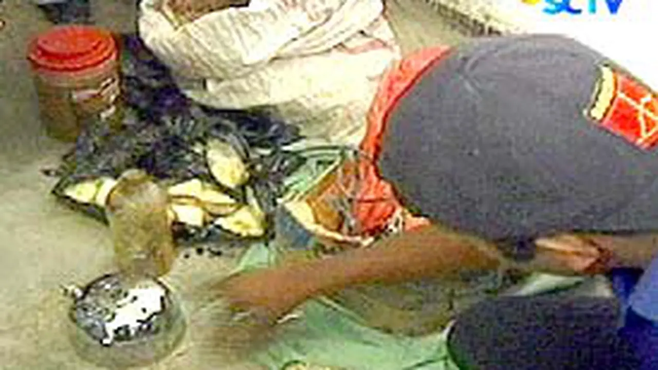 270805bBomAmbon.jpg