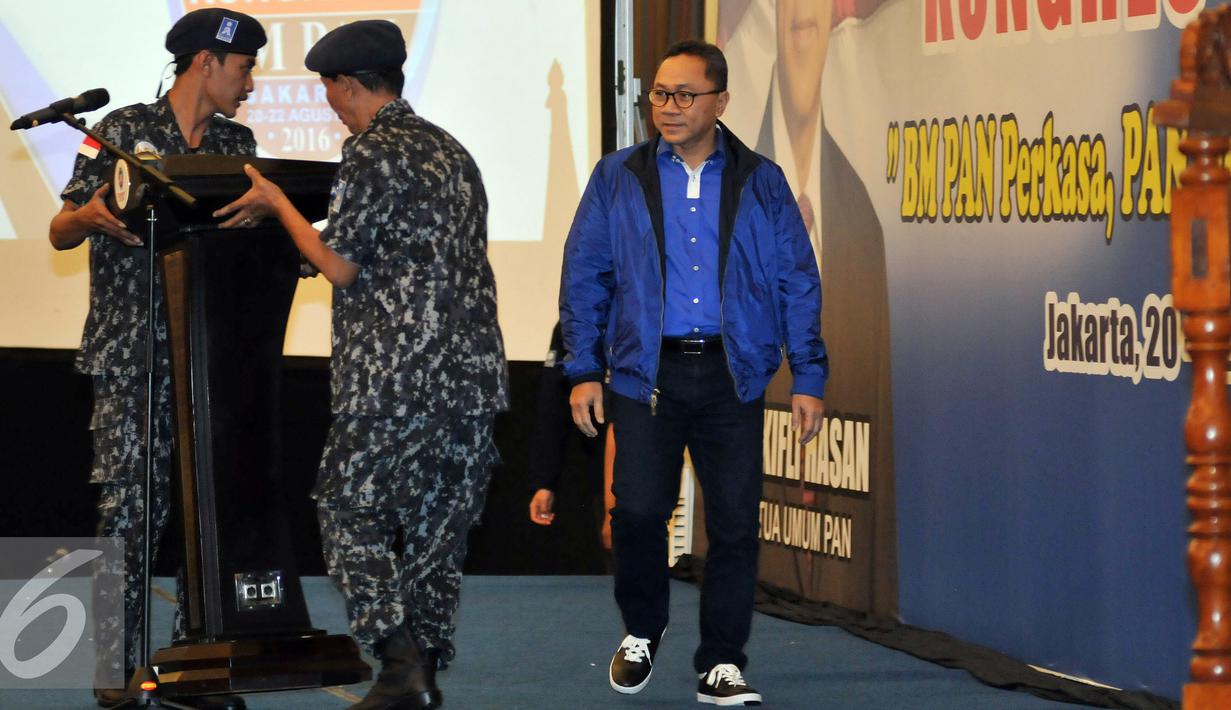 Ketua Umum PAN Zulkifli Hasan menghadiri acara Pembukaan Kongres BM PAN di Jakarta, Sabtu, (20/8). Acara Kongres ini di buka hari ini dan dilaksanakan hingga 22 Agustus mendatang dengan agenda Pemilihan Ketua BM PAN yang baru. (Liputan6.com/Johan Tallo)