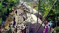 Kereta Semen yang Anjlok Mulai Dievakuasi
