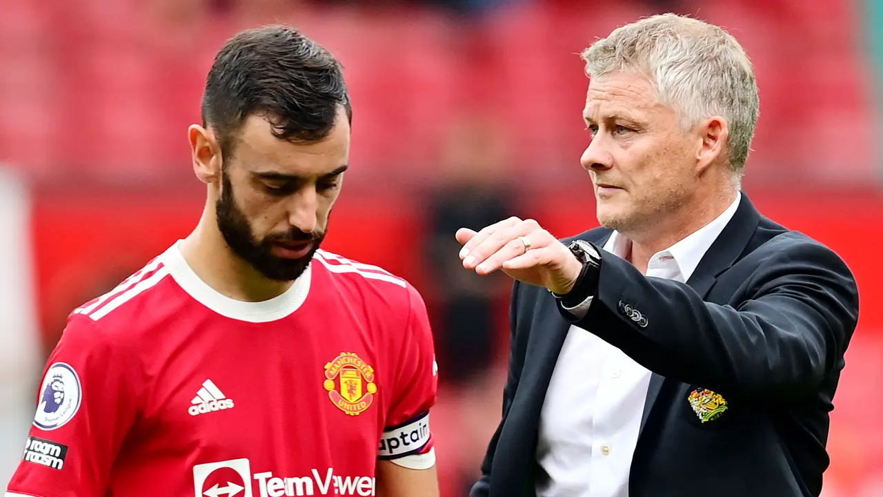 Foto: Bruno Fernandes Gagal Manfaatkan Voucher Penalti, Manchester United Dipermalukan Aston Villa