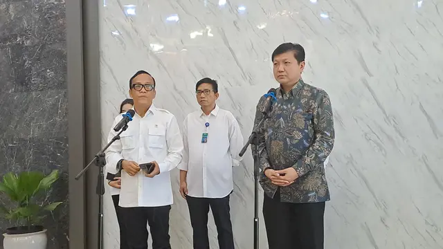 Wakil Menteri Ketenagakerjaan Immanuel Ebenezer bersama Presiden Komisaris PT Sri Rejeki Isman Tbk atau Sritex.(Arief/Liputan6.com)