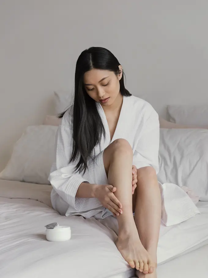 Cara Menghilangkan Luka Bakar Bekas Knalpot di Kaki