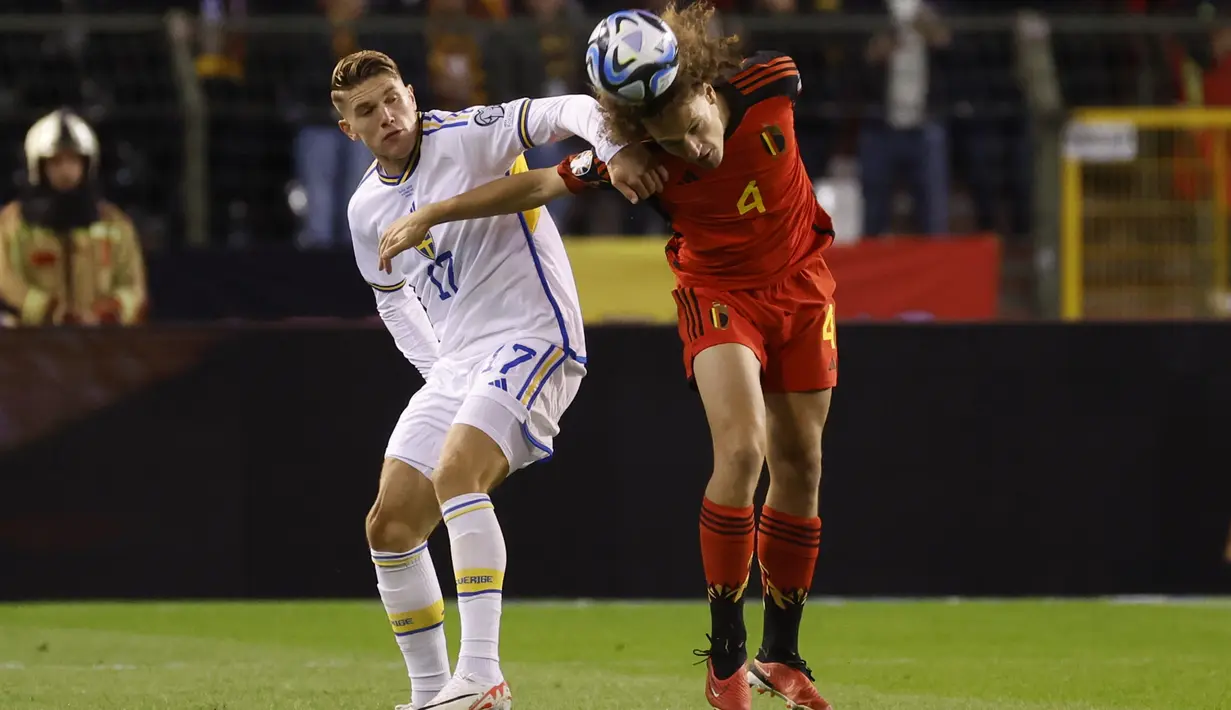 Viktor Gyokeres membawa Swedia unggul lebih dulu sebelum disamakan Romelu Lukaku lewat eksekusi penalti. (AP Photo/Geert Vanden Wijngaert)