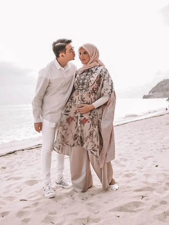 [Fimela] Irwansyah dan Zaskia Sungkar