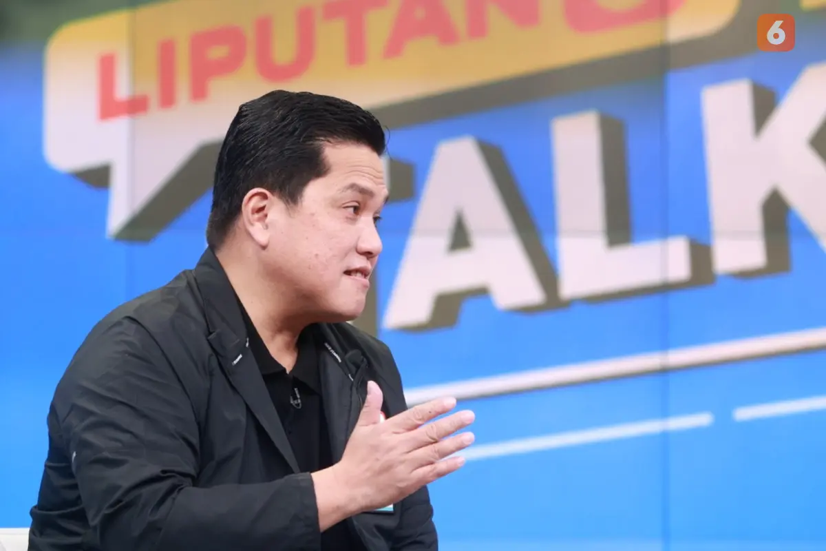 Ketua PSSI, Erick Thohir, dalam wawancara dengan Liputan6 di SCTV Tower, Jakarta Pusat, Senin (9/4/2023) malam WIB.