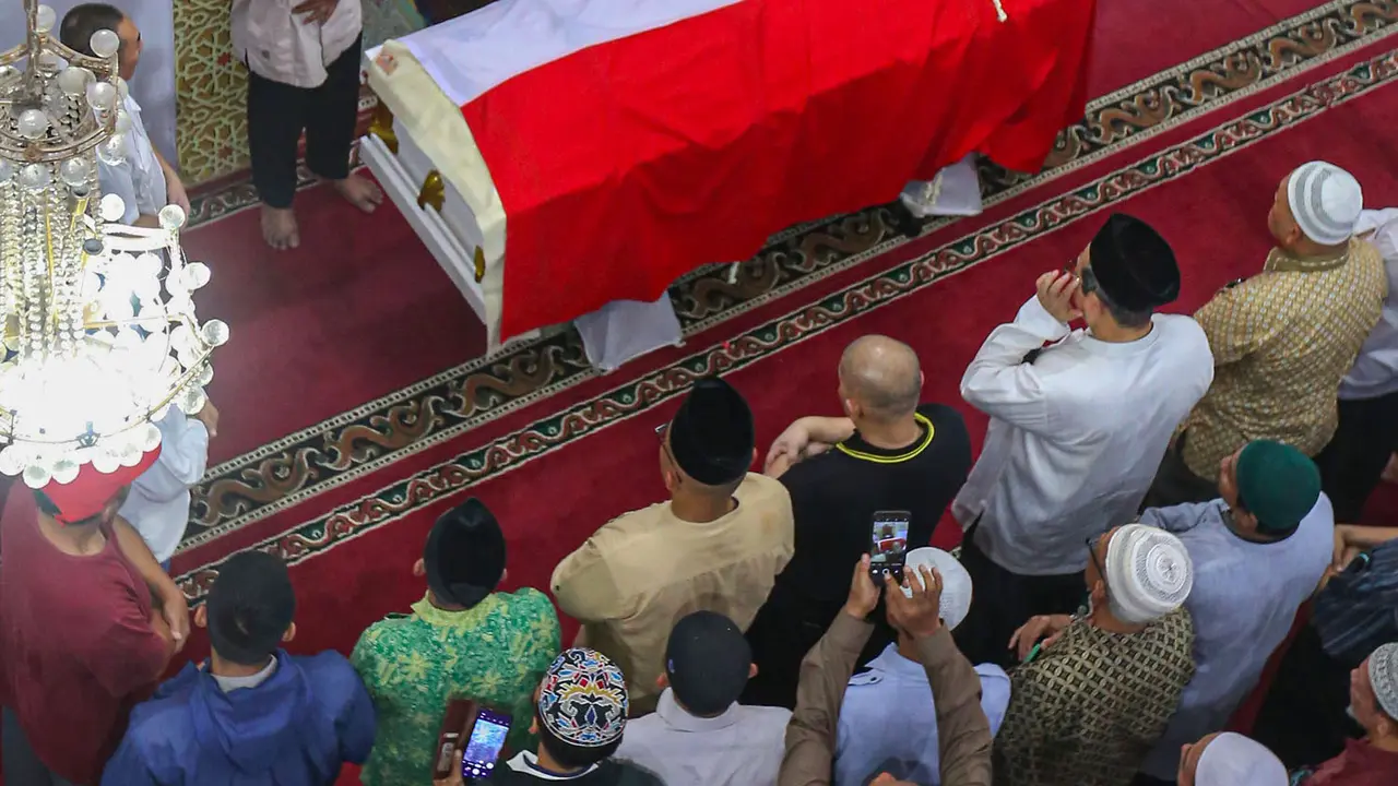 Jenazah Wakil Presiden RI ke-9 Diberangkatkan untuk Dimakamkan