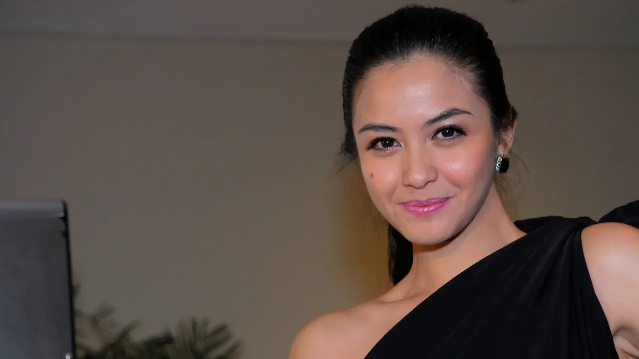 [FOTO] Revalina Takut Sama kisah Aneh Ini