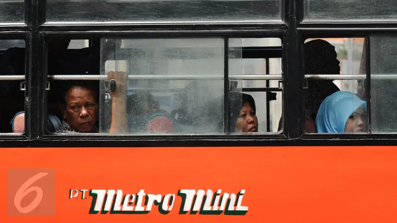  20151221-Diwarnai Isu Pemogokan, Sebagian Sopir Metromini Tetap Beroperasi-Jakarta